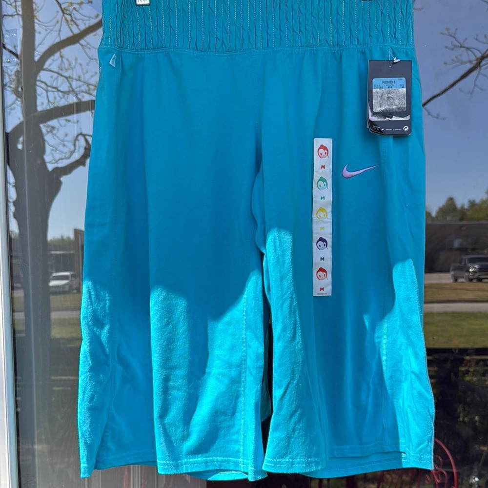 🚨B2G1 New NIKE Blue Pink Yellow Loose Capri Bottoms (Vintage)